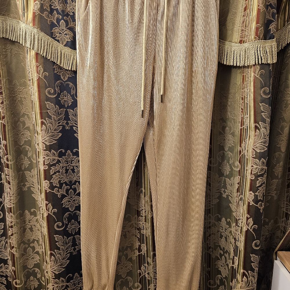 Gold jogger pants xl